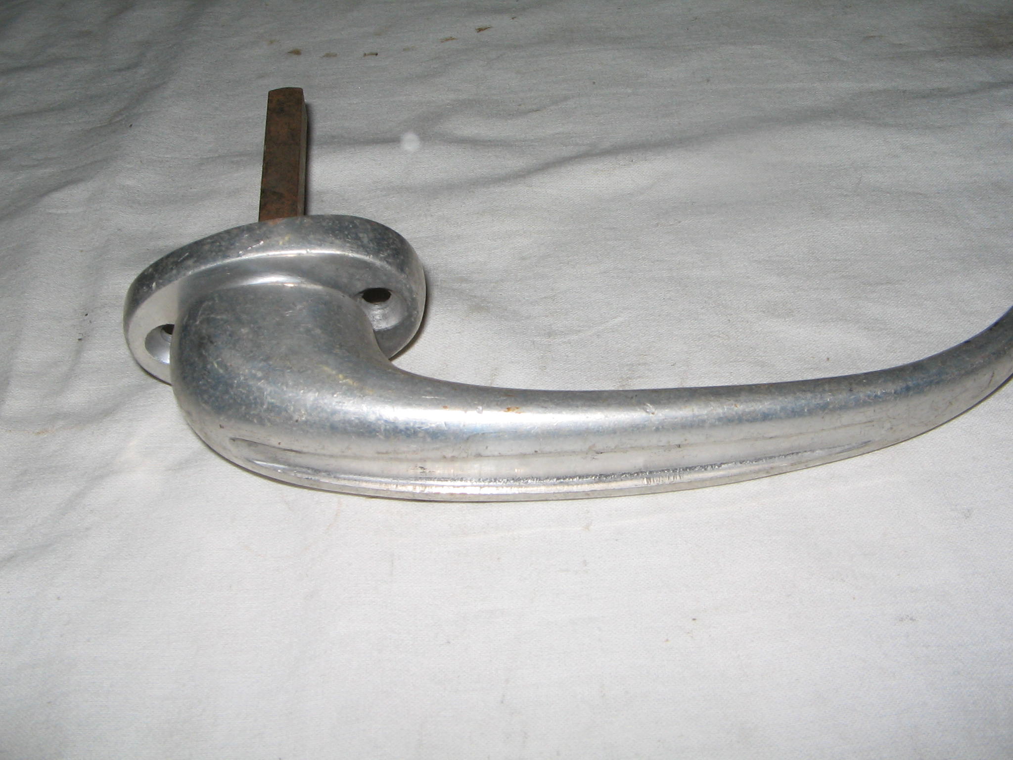MANIGLIE NUOVE N.598